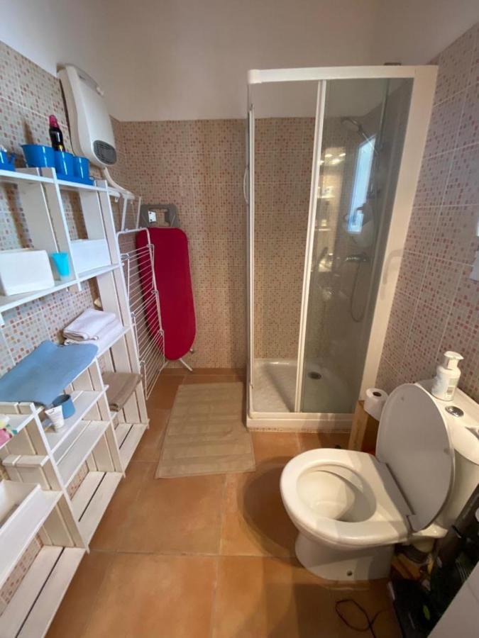 Au Mazet Du Parc Bed & Breakfast Ledenon ภายนอก รูปภาพ