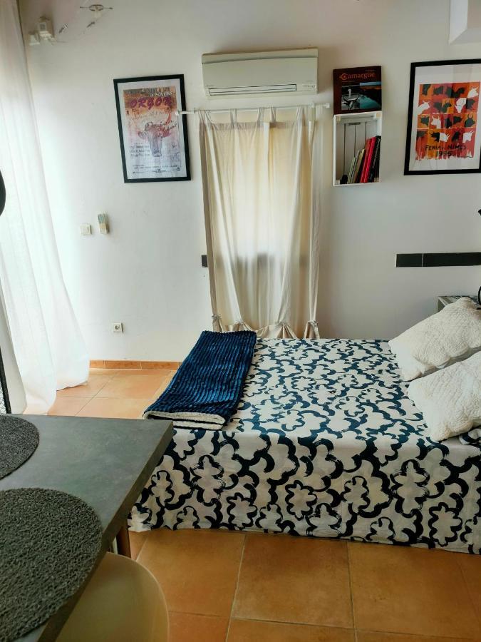 Au Mazet Du Parc Bed & Breakfast Ledenon ภายนอก รูปภาพ