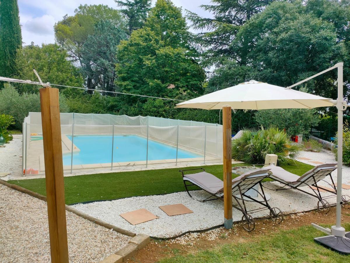Au Mazet Du Parc Bed & Breakfast Ledenon ภายนอก รูปภาพ