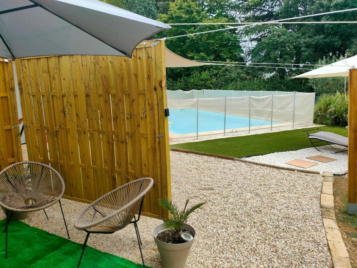Au Mazet Du Parc Bed & Breakfast Ledenon ภายนอก รูปภาพ